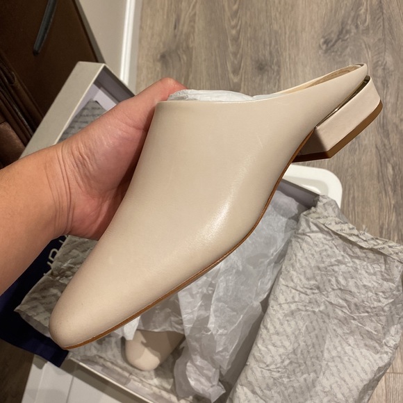 Shoes - POUR LA VA VICTOIRE